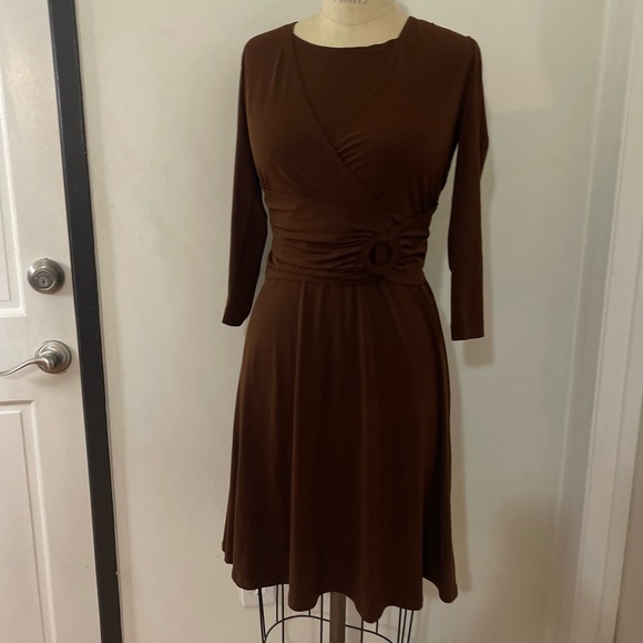 MISS DORBY BROWN WRAP NECKLINE KNIT STRETCH DRESS - Picture 5 of 8